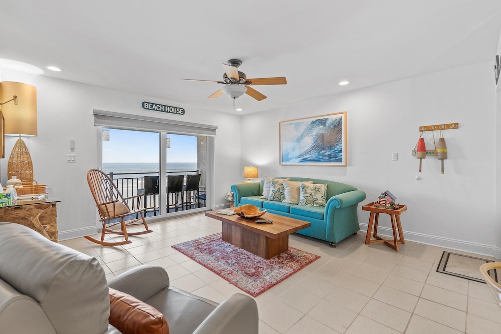 Colony Beach Club 223