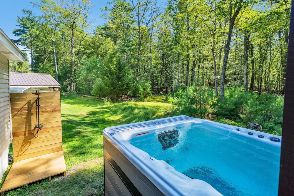 2 Lake Cabins Pool+hottub Game Room 23acs