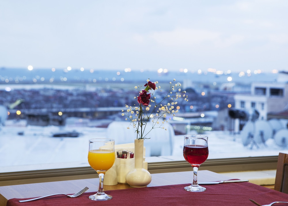 Delta Hotel Istanbul - Image 49