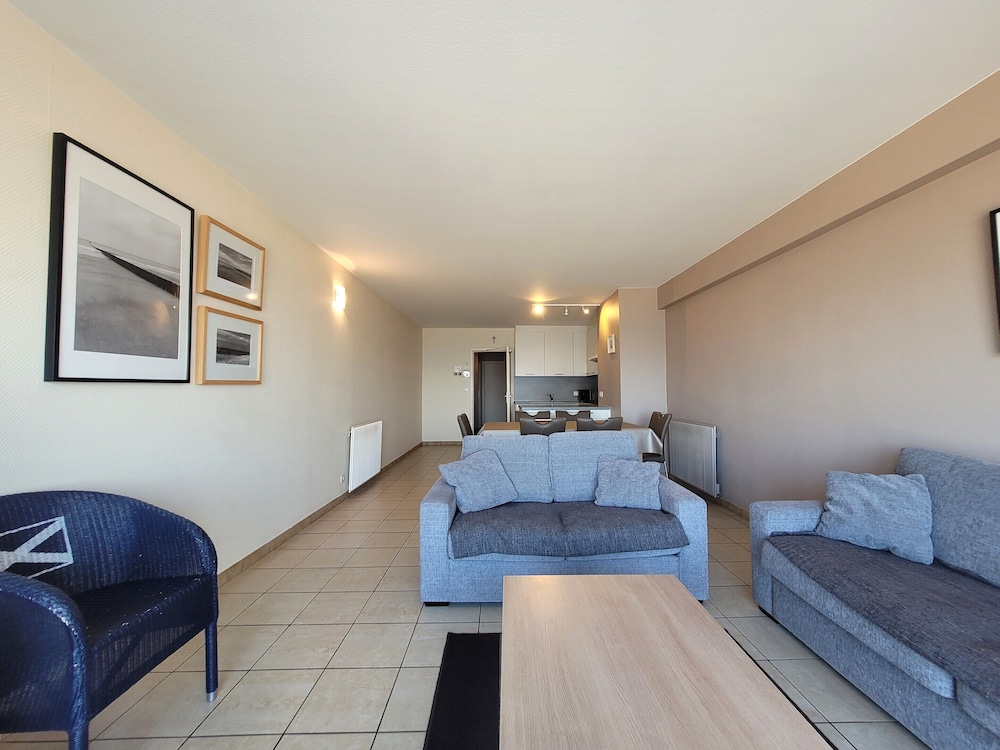 Apartment With Terrace in Middelkerke