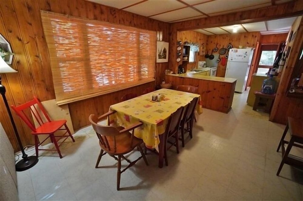 282 Papineau Lake 3 Bedroom Cottage