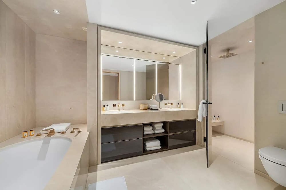 Mandarin XII by Rove 2BR Apt w Shared Amenities
