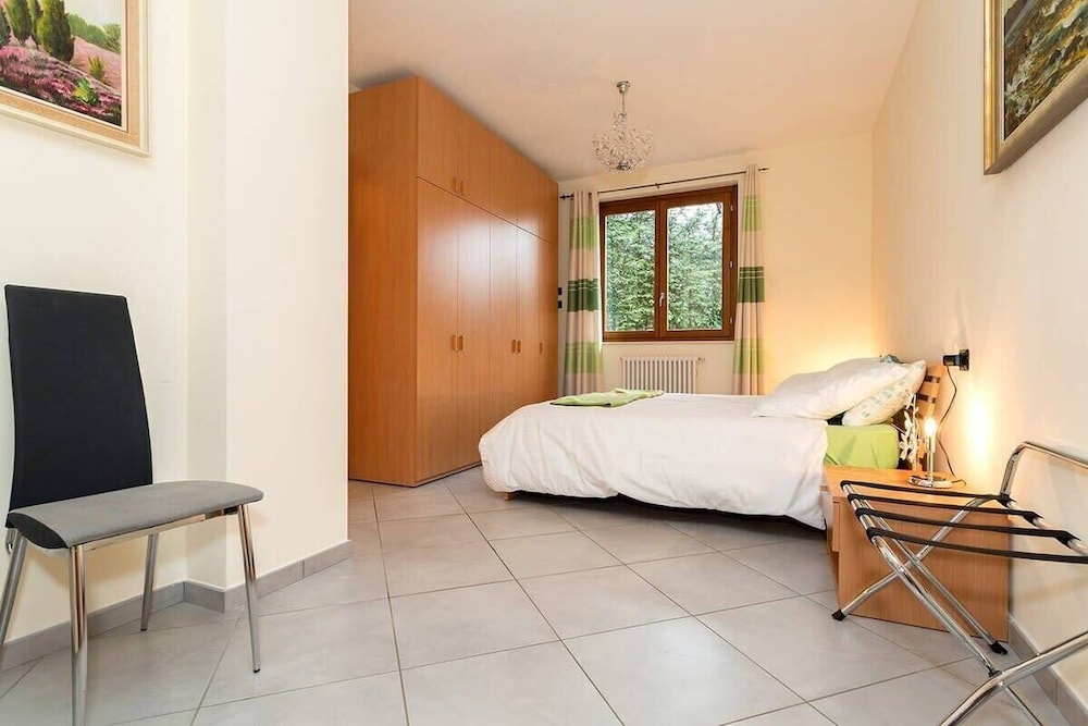 3 Bedroom Italian Lakes Apartment