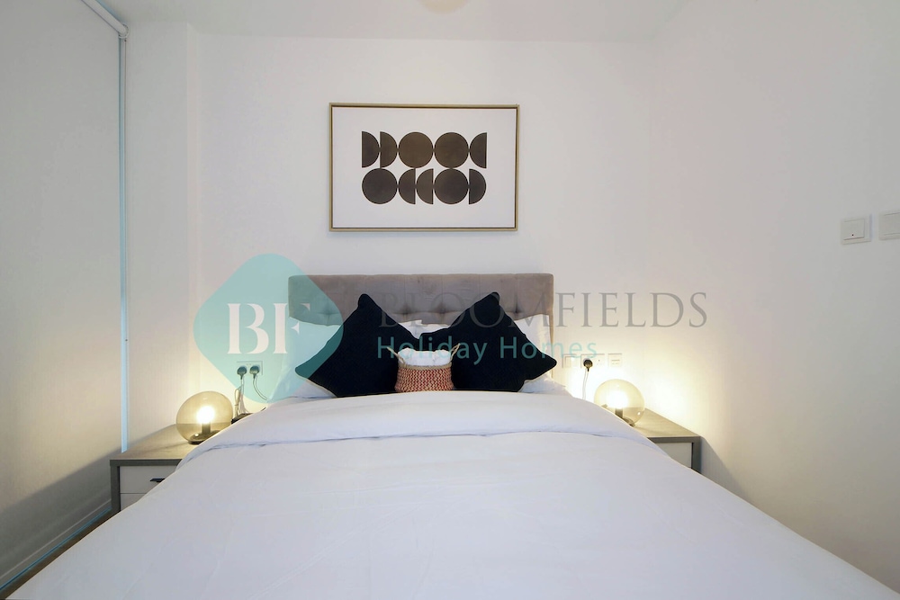 Bloomfields Luxury 2BR Duplex Raha Loft