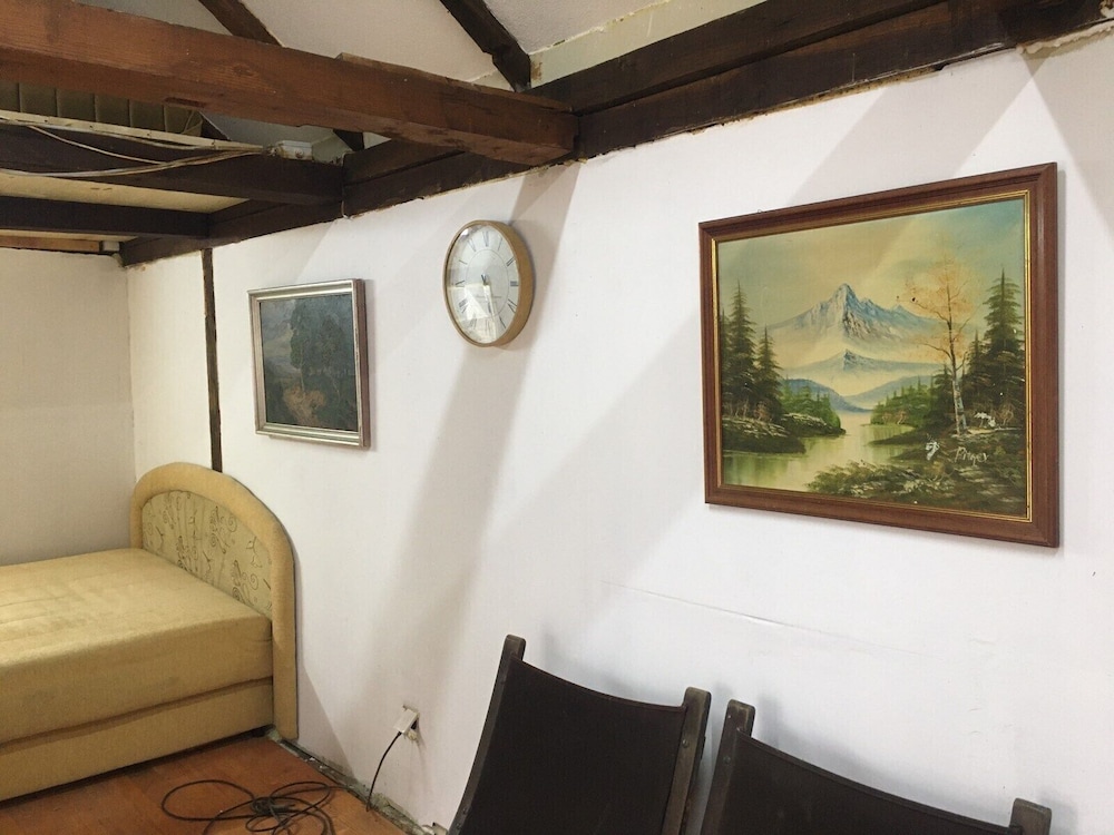 Immaculate 2-bed Wigwam in Gornji Zovik