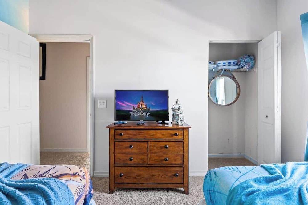 Cozy 4BR Retreat Near Orlando Attractions