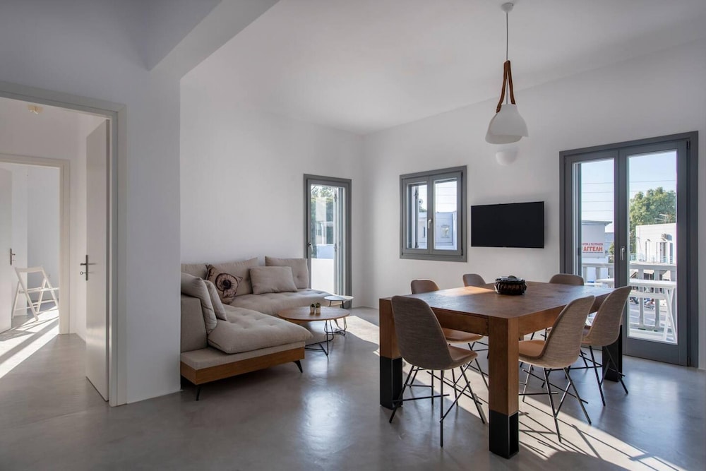 Parikia s Crossroad 3 Bedroom House photo 5