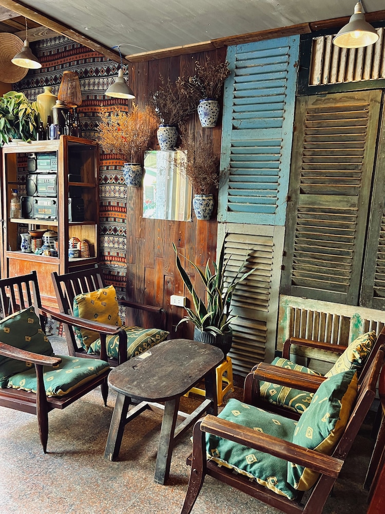 Nha Saigon