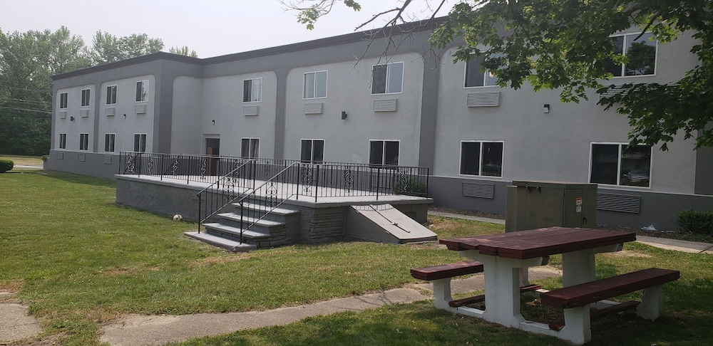 Motel 6 Tinton Falls, NJ – Neptune view 2