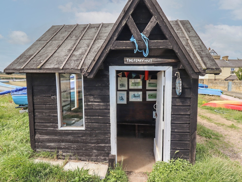 Riverside Lodge