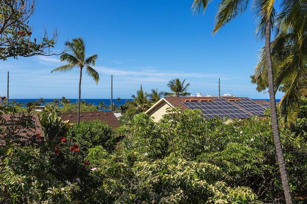 Kailua Bay Resort 4-305 2 Bedroom Condo