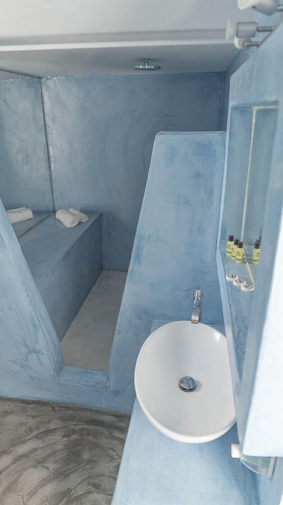 Loukas & Emma Eco Houses
