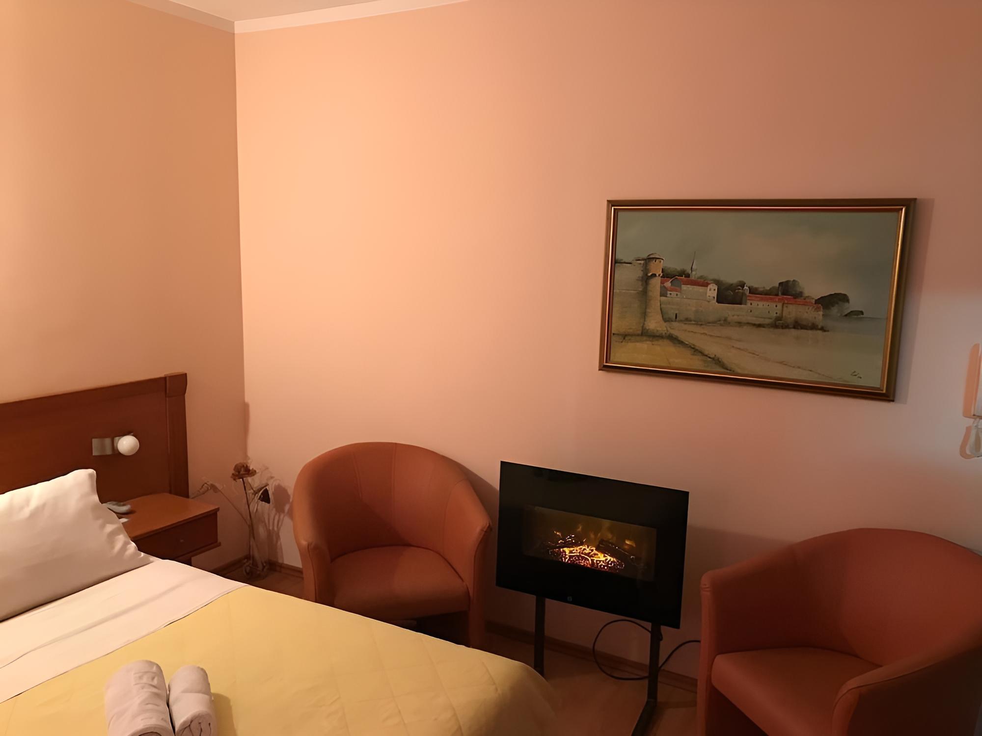 Hotel Mena