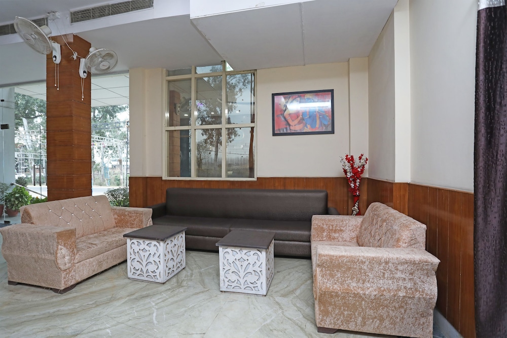 Lobby & Reception