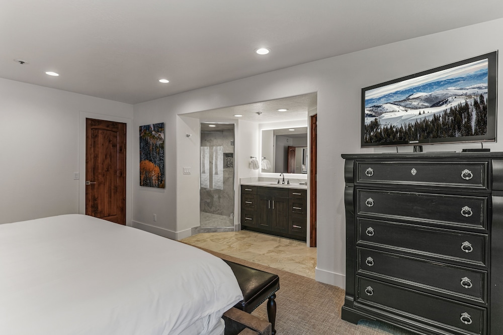 Queen Esther at Deer Valley Resort - Four Bedroom Condo with Hot Tub #2348 4 Condo