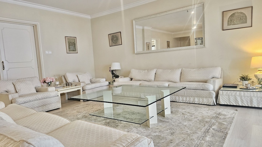 24 NIC - Stay Charm Classic Apartment