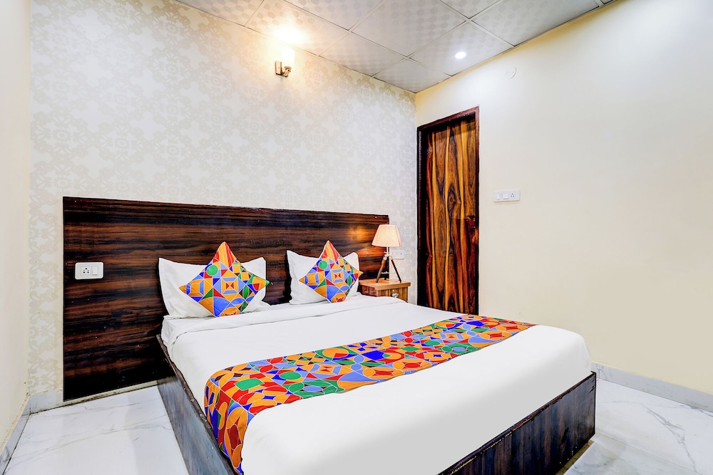 Fabhotel The Galaxy