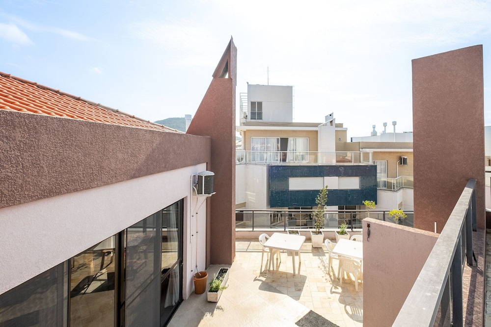 Beira-sea Condominium in Ingleses Norte - POR
