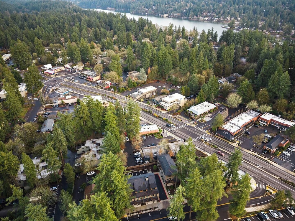Quarry Commons