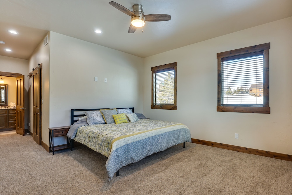 ~ 3 Mi to Granby Ranch: Spacious Cabin Home! view 2