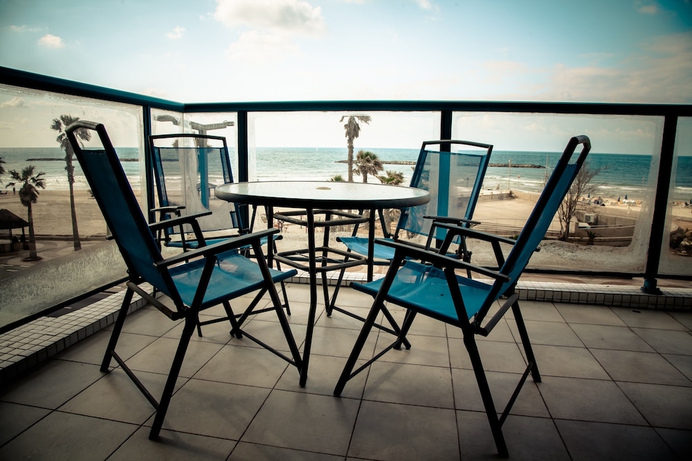 The Sea Apartments Tel Aviv by different locations