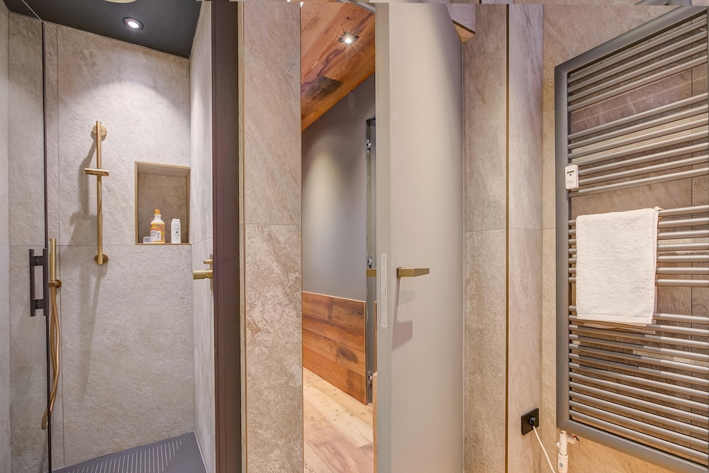 Simona Luxury Apartment few Steps From sk