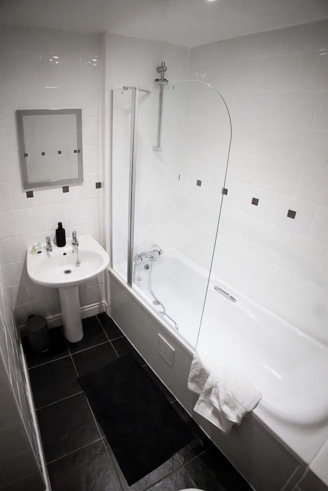 Boughton House Apartments by Guestz