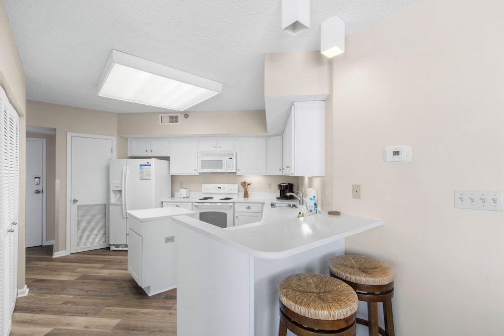 Windward Pointe 1506
