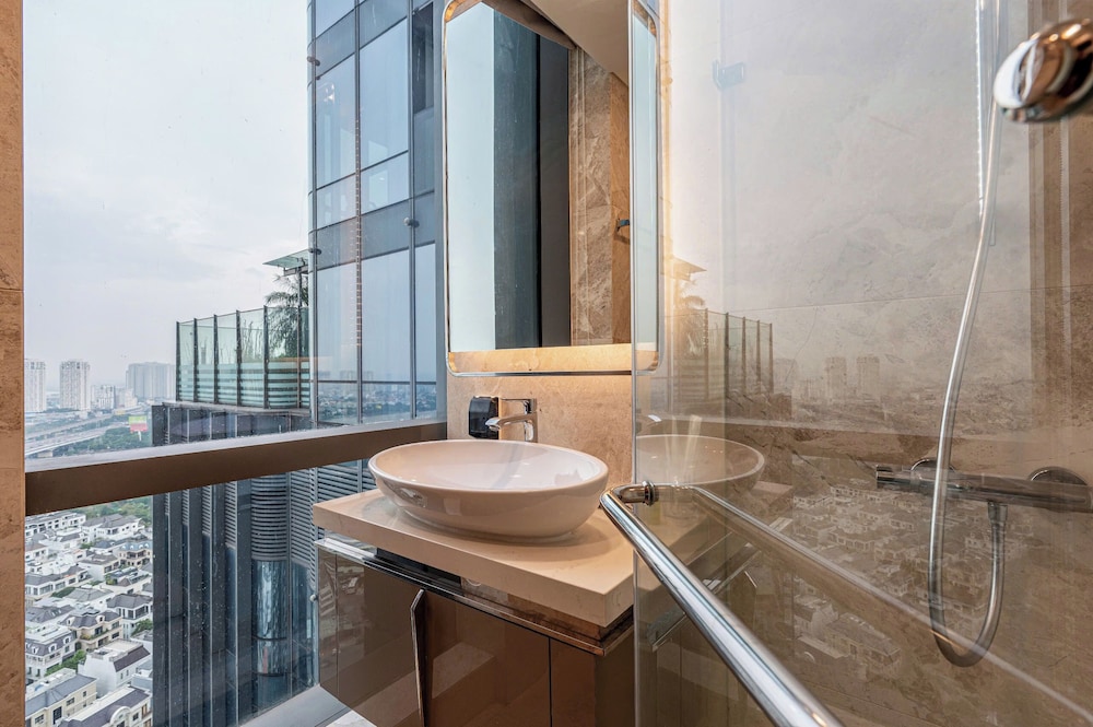 Somi Luxstay Landmark 81