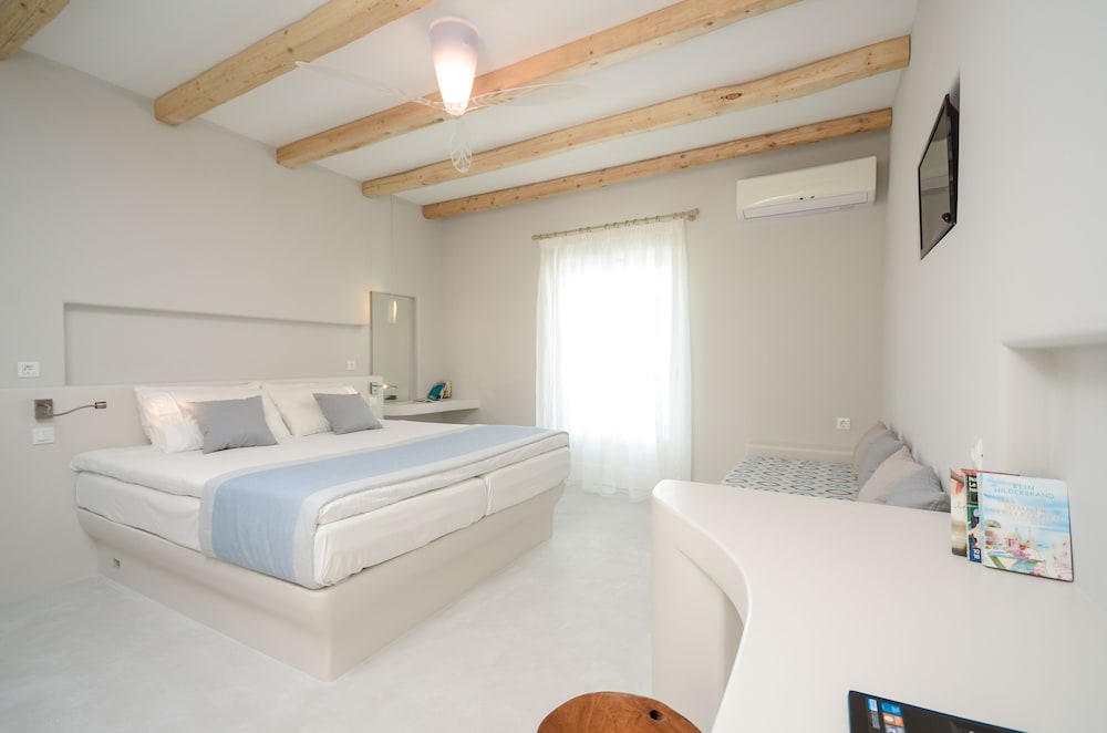 Antony Suites - Adults Only view 2