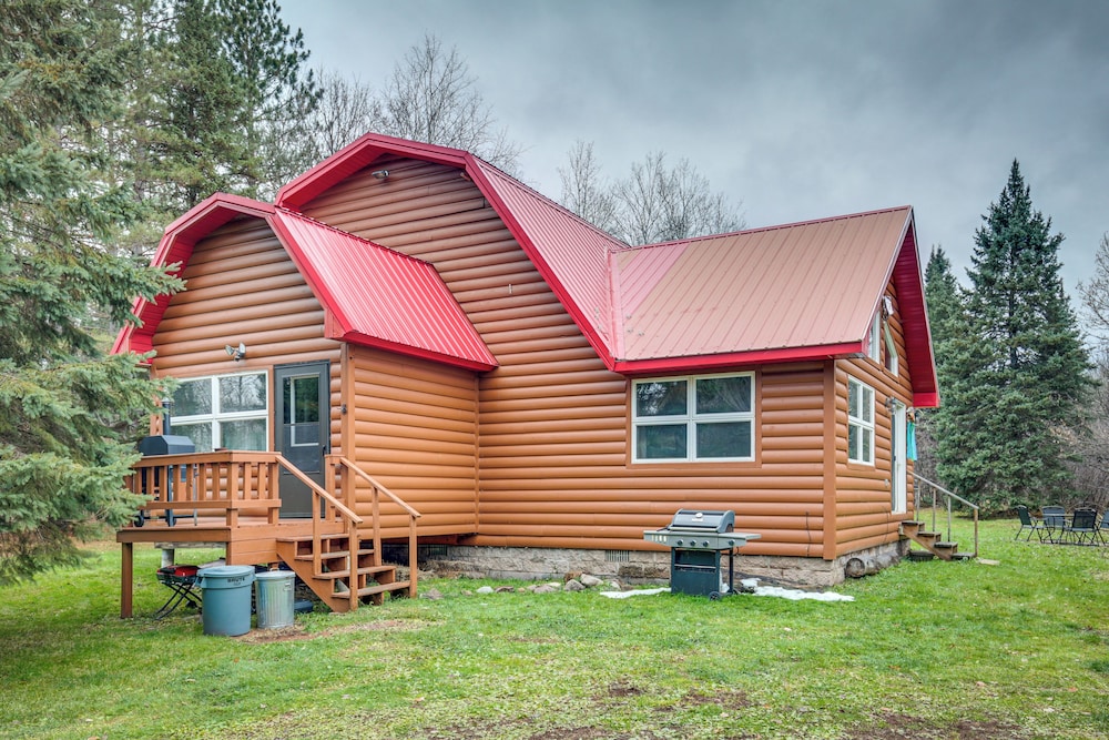 40-acre, Off-grid Wakefield Retreat w/ Gas Grill! view 3