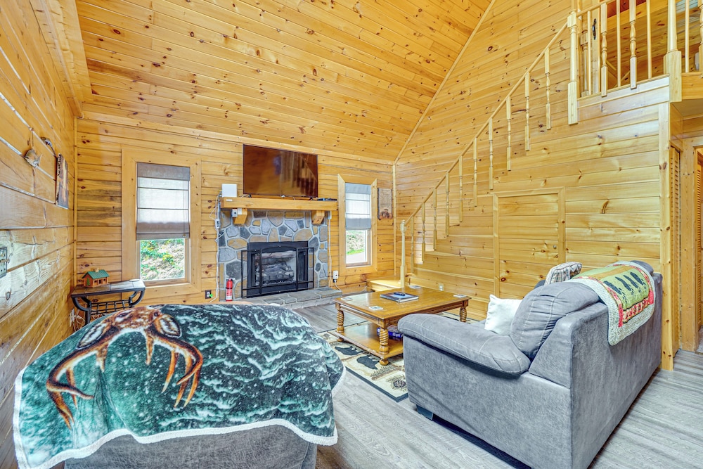 Douglas Lake Access: Family Cabin in Sevierville!