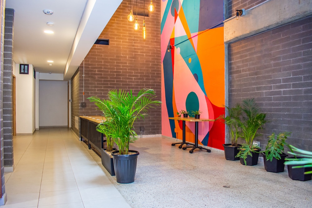 Medellin Vacations - Inverso Cl47 Coliving - Property Image 2