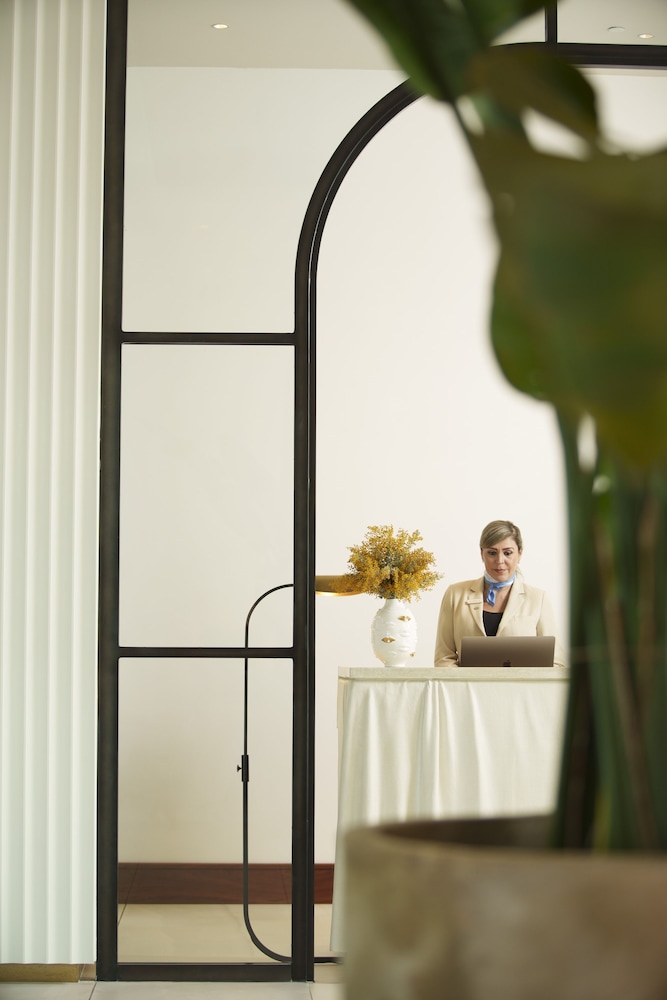 Hotel ette hotel - Image 1