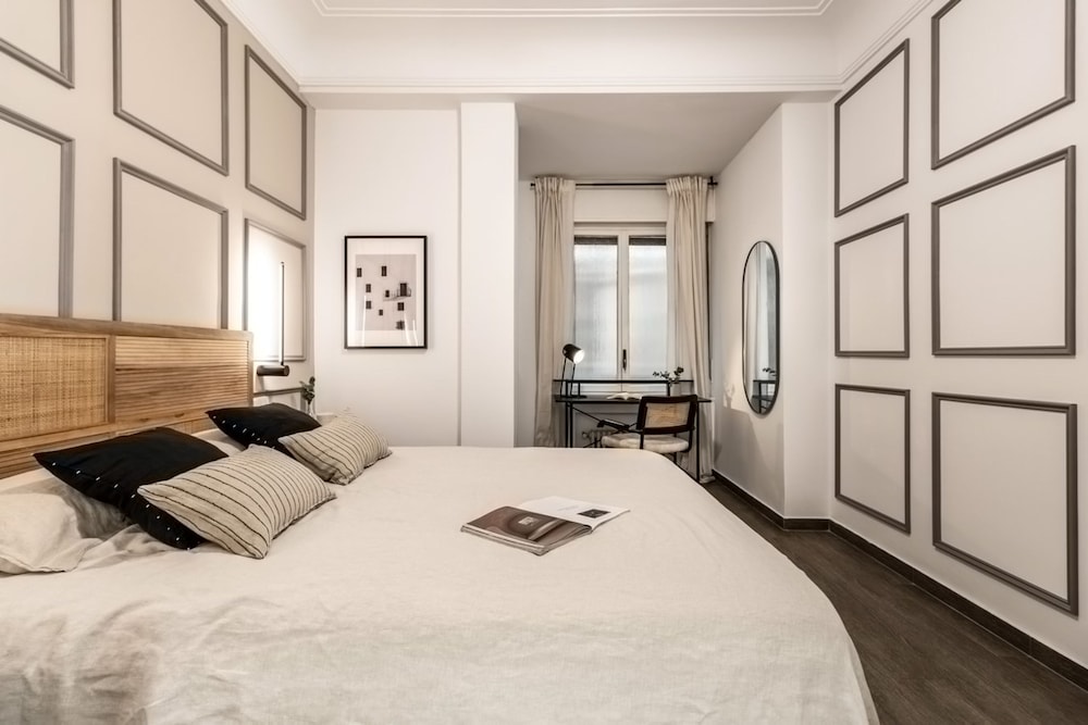 Real - 3 Bedroom and Terrace in Almagro