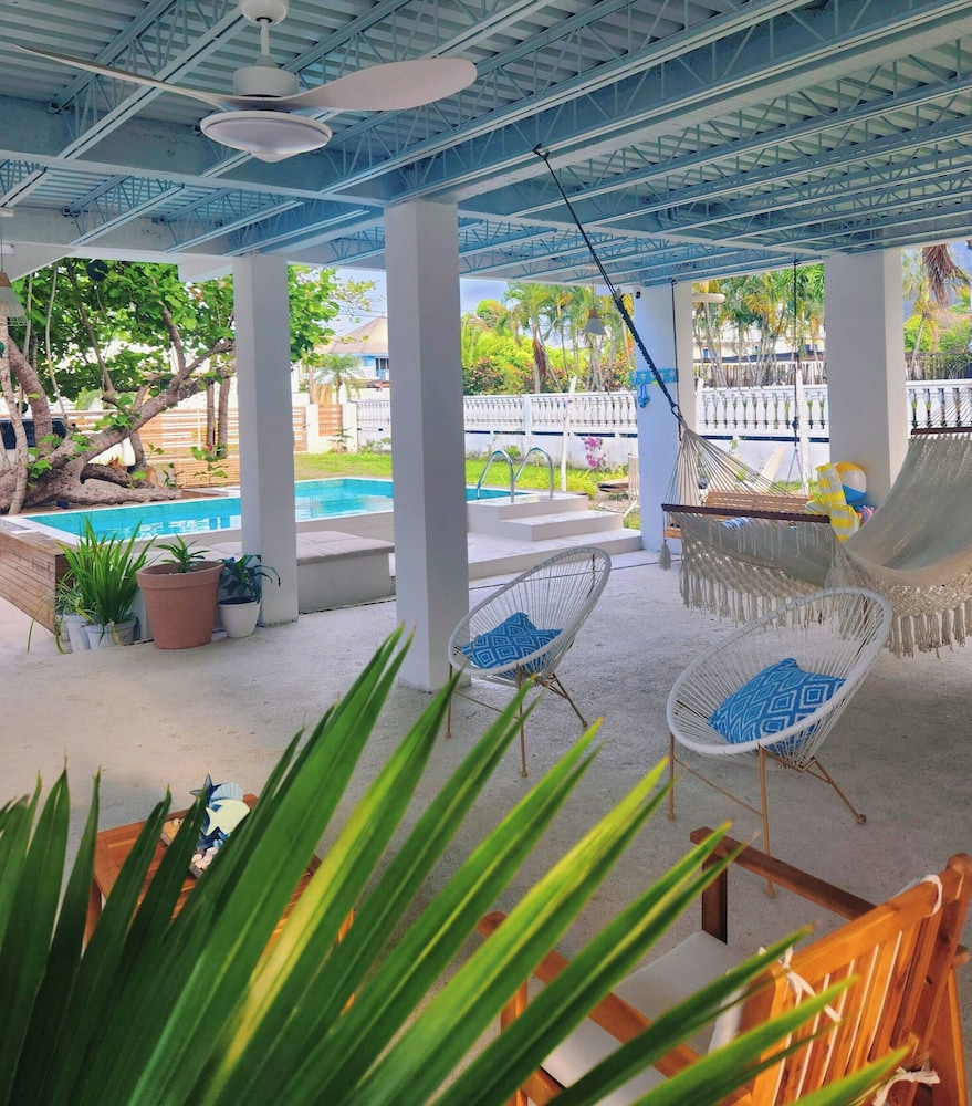 Elegant Chalet 2 Minutes From the Beach Ideal Families
