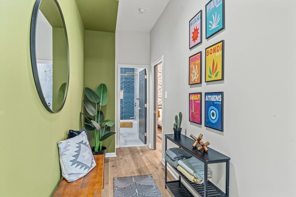 Old City 2 BR Near Historic Sites