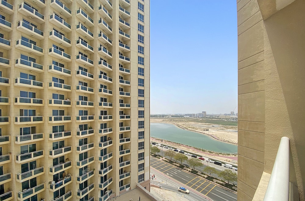 WelHome - Lovely Studio Apartment in Production City