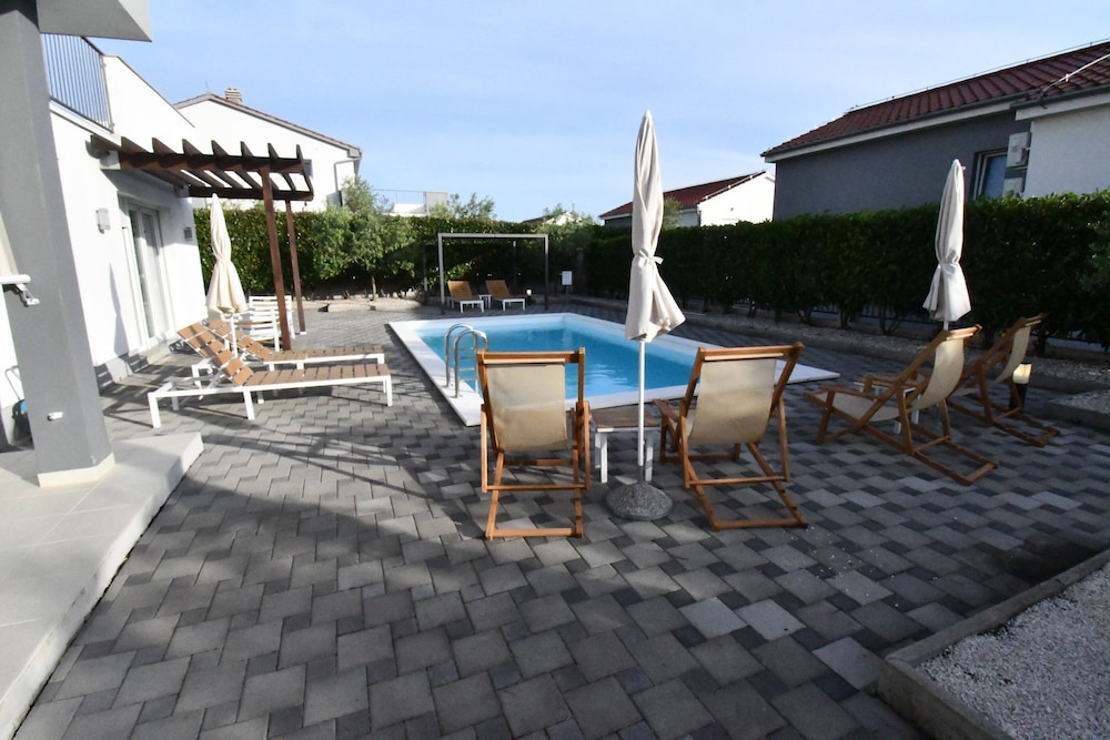 Luxury Escape With Swimming Pool & Modern Design