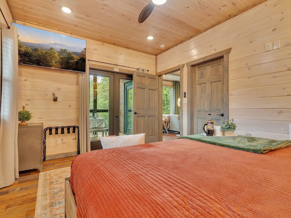 Ebenezer 4 Bedroom Cabin