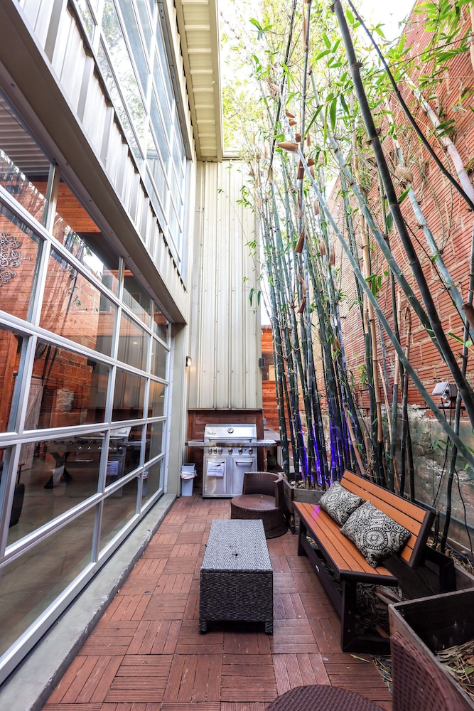 Bamboo Loft 6BR