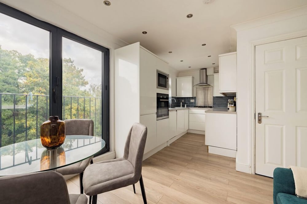 Cosy Double Room in Acton