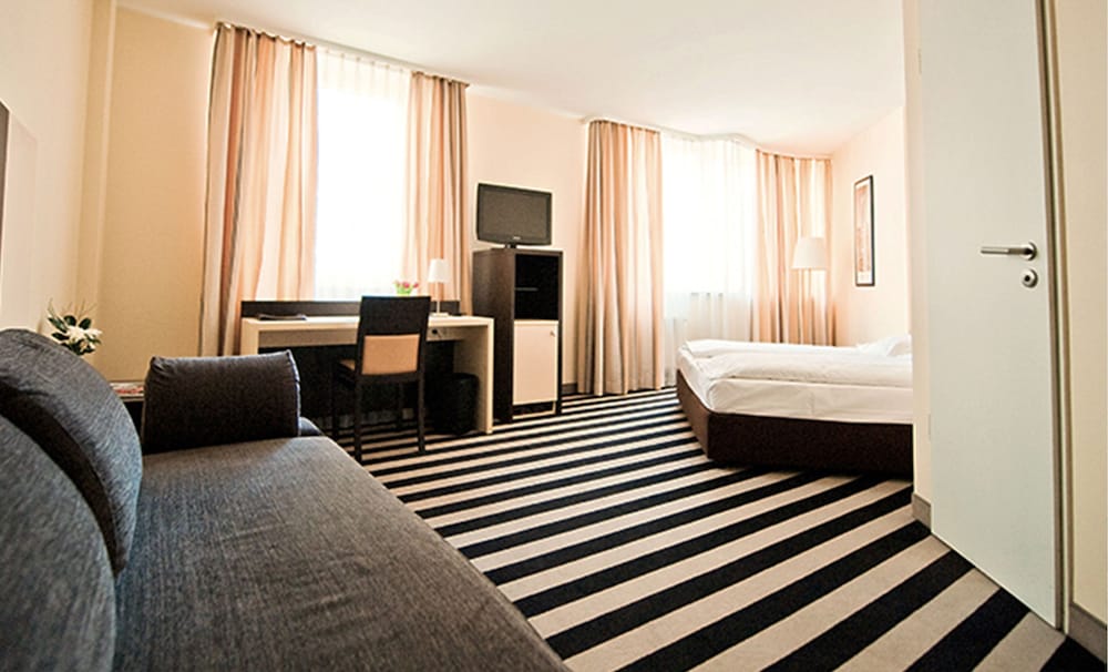 Frankfurt Vacations - Bristol Hotel Frankfurt - Property Image 54