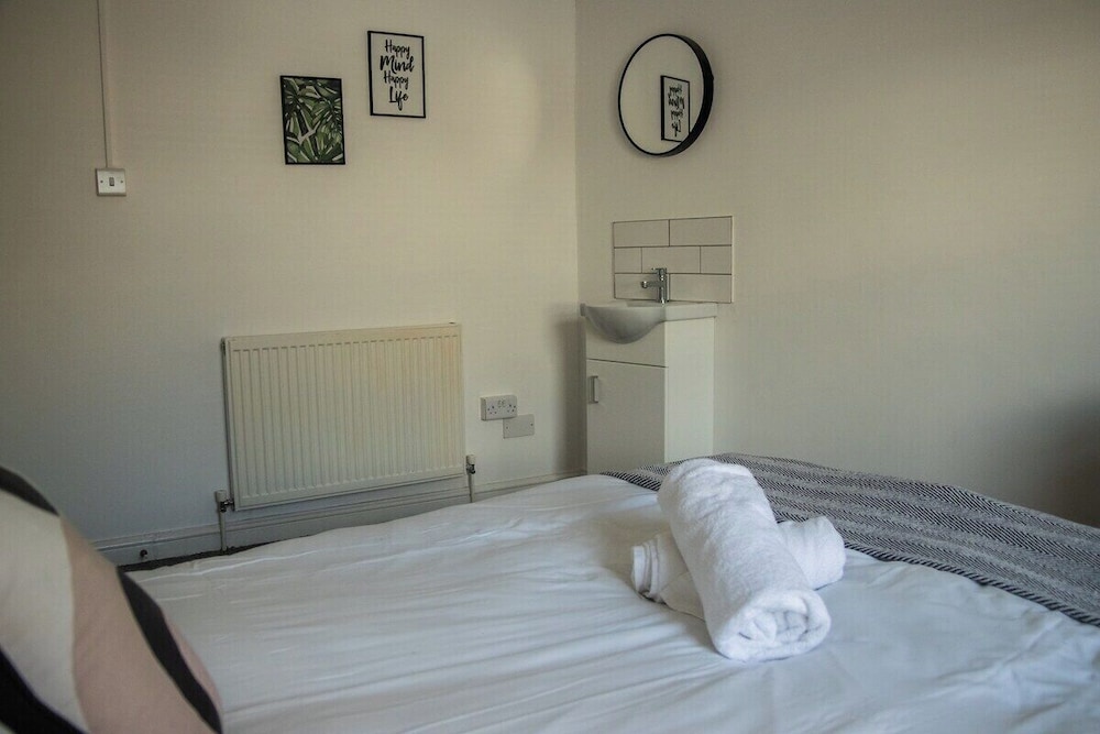 City Centre 6-bed Swansea Getaway