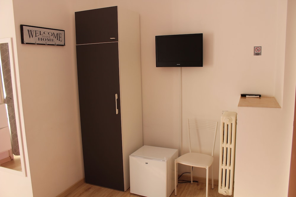 Damiani & Sister Guest House