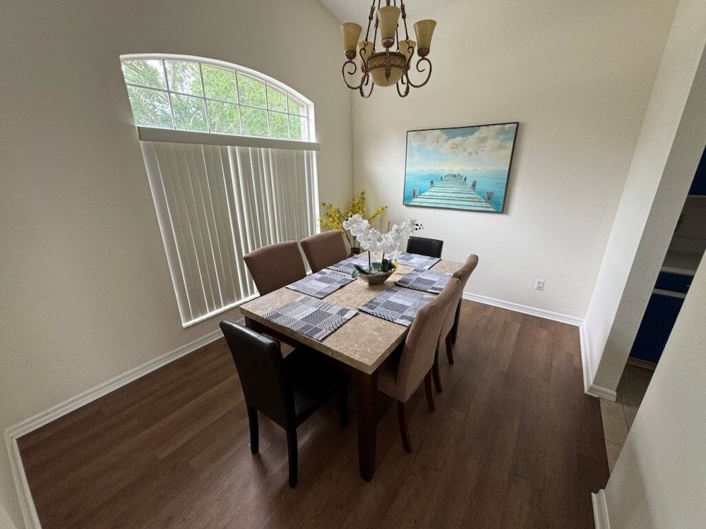Lakeview Villa 5 Bedroom Home