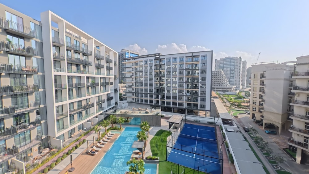 Beverly Boulevard By HMB HOMES