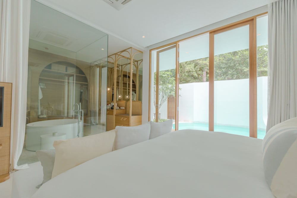 SALA Samui Chaweng Beach Resort