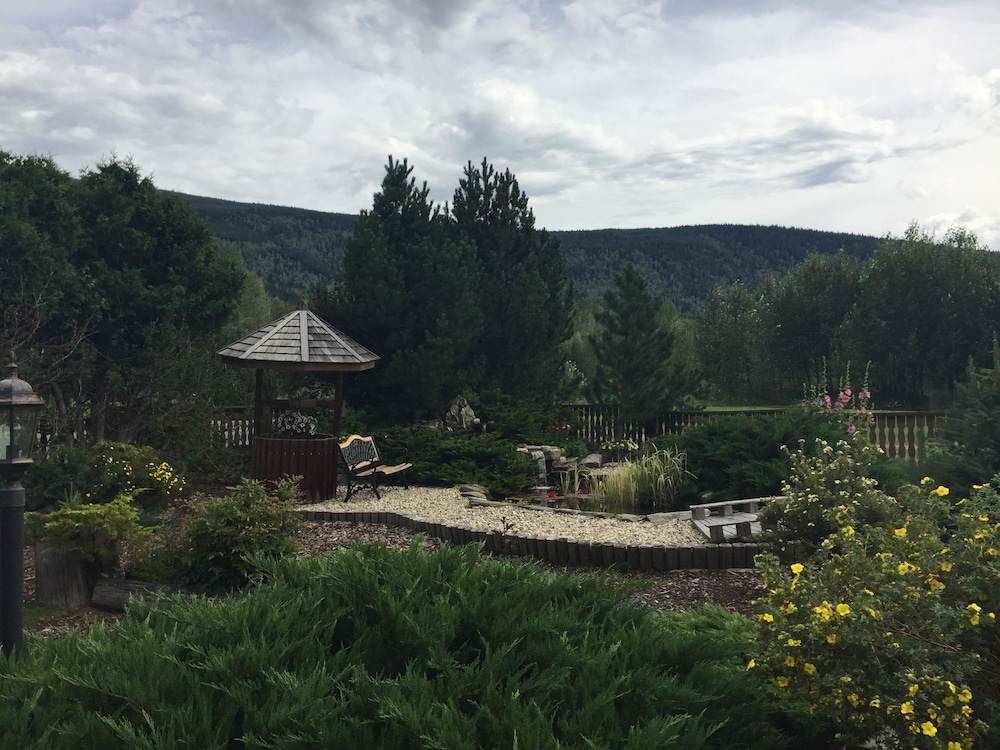 Blue Grouse Country Inn Bed & Breakfast