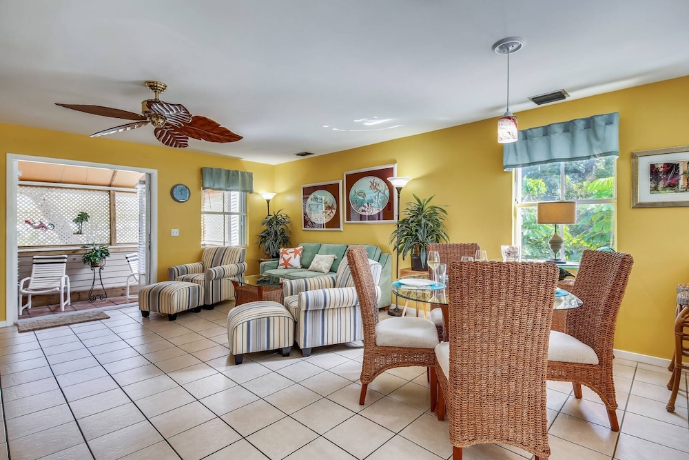 Duval Sea Turtle by Avantstay Great Location Close to Shops Shared Pool